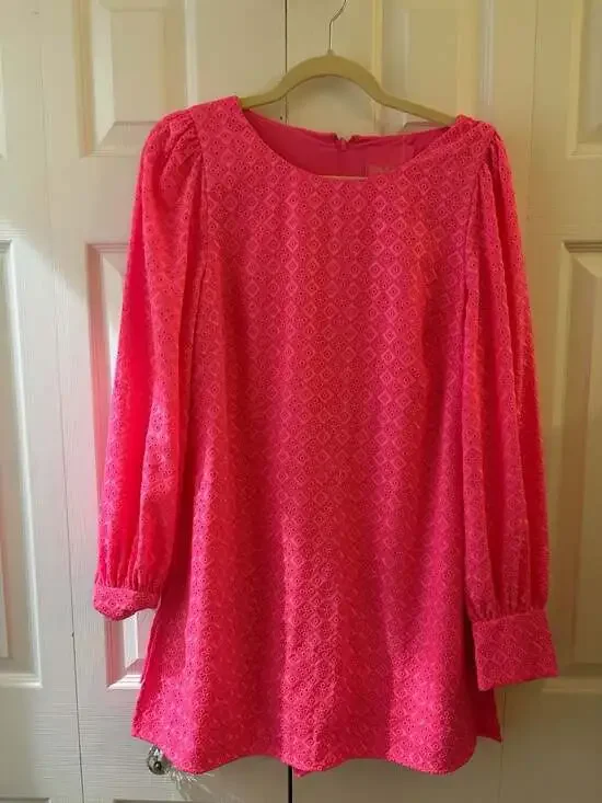 NWT Lilly Pulitzer Aisha Romper, Pink Isle Ditsy Diamond Eyelet — Size 8 - Picture 4 of 7